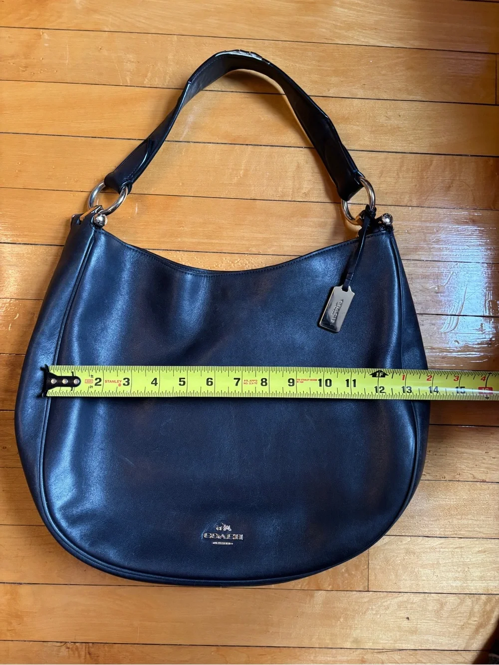 EUC Vintage COACH Nomad Hobo Bag | Black Glove-tanned Leather *READ: STRAP FLAW*